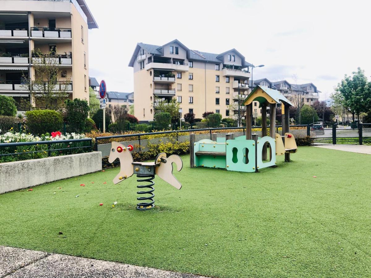 Beautiful Apartment Near Geneva Saint-Julien-en-Genevois Exteriör bild