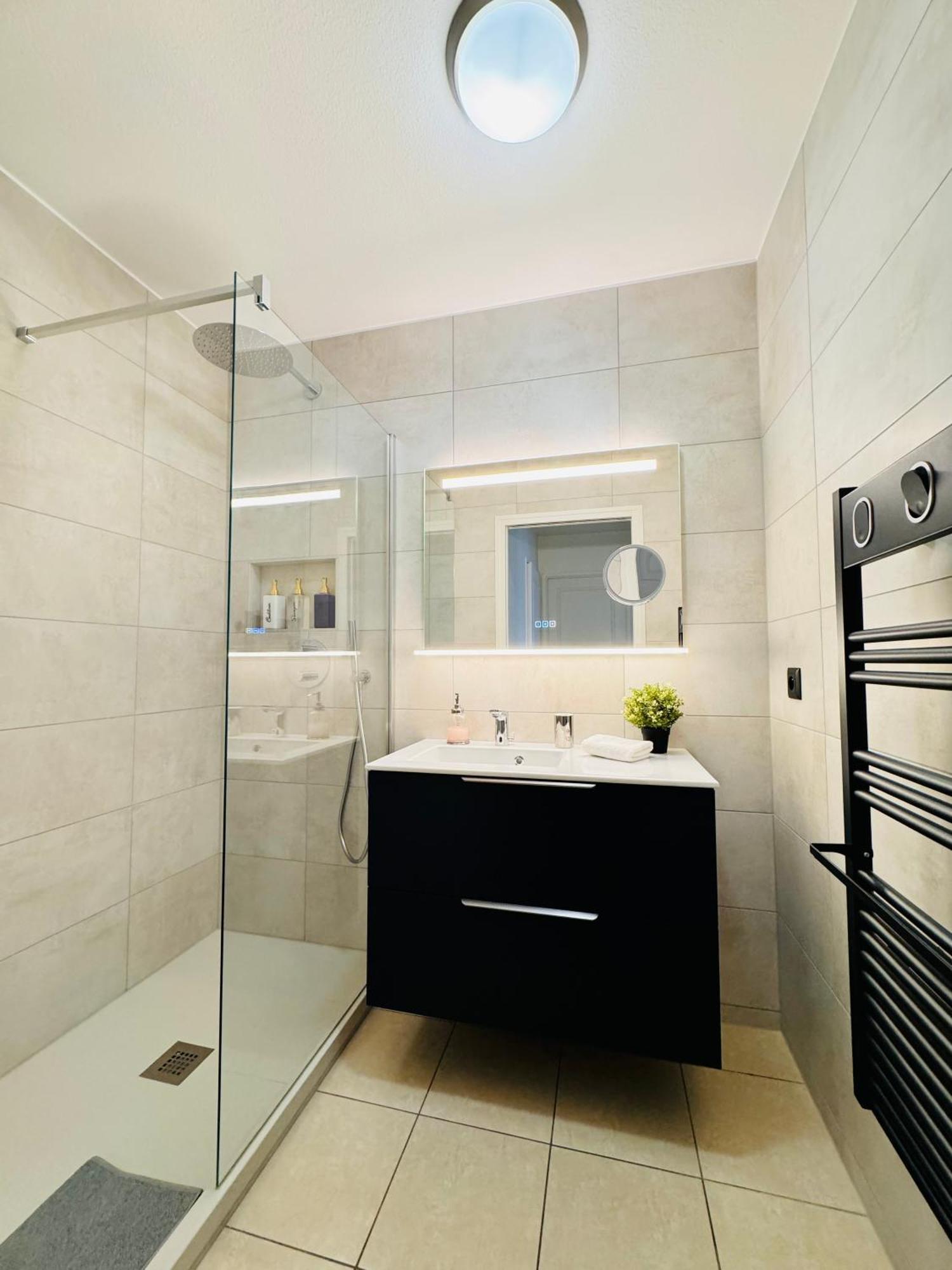 Beautiful Apartment Near Geneva Saint-Julien-en-Genevois Exteriör bild